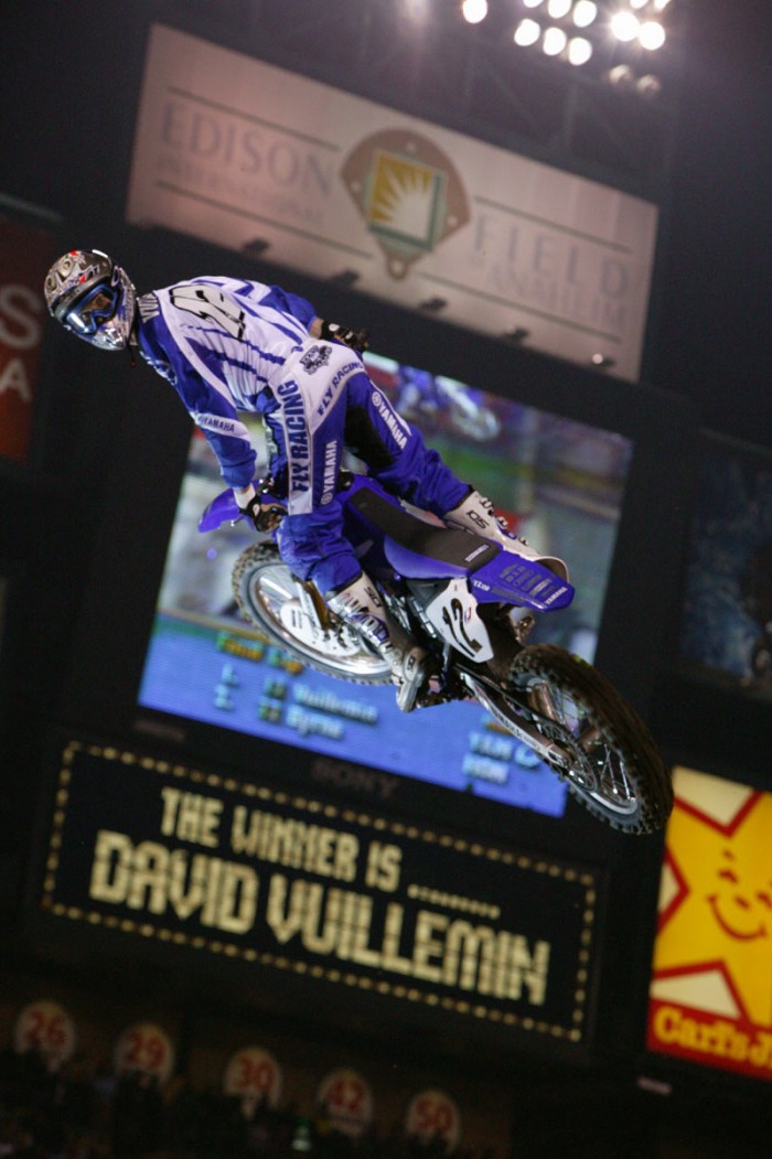 DV12 à Anaheim en 2003
