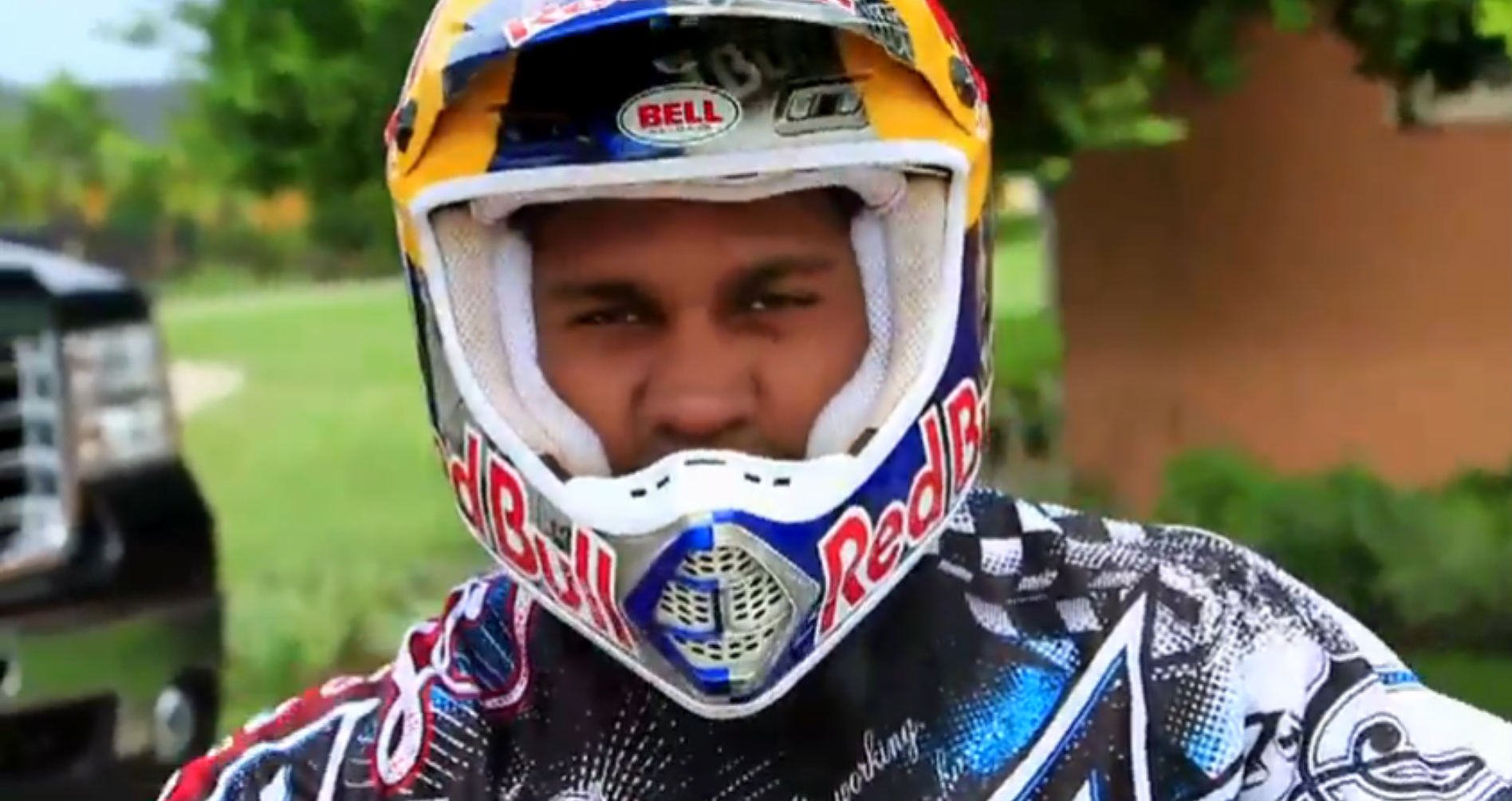 La nouvelle moto de James Stewart