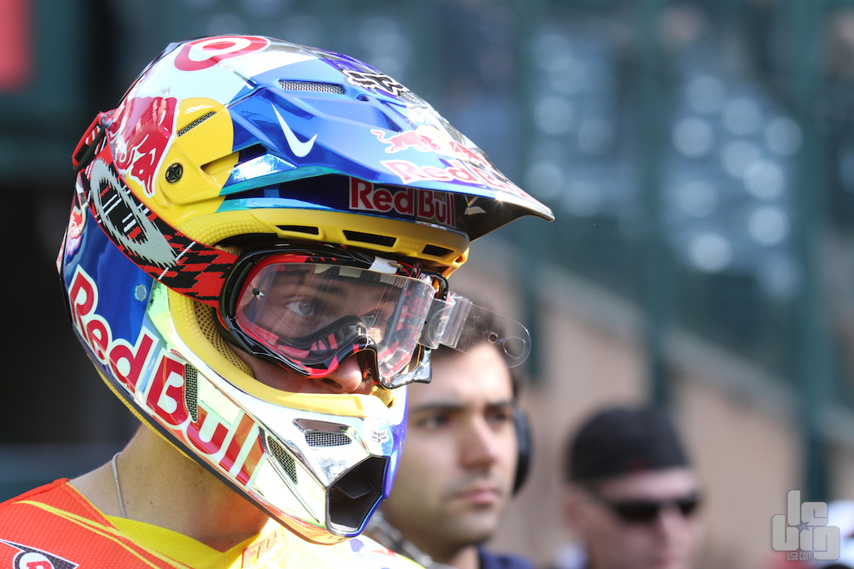 Les casques du SX 2012