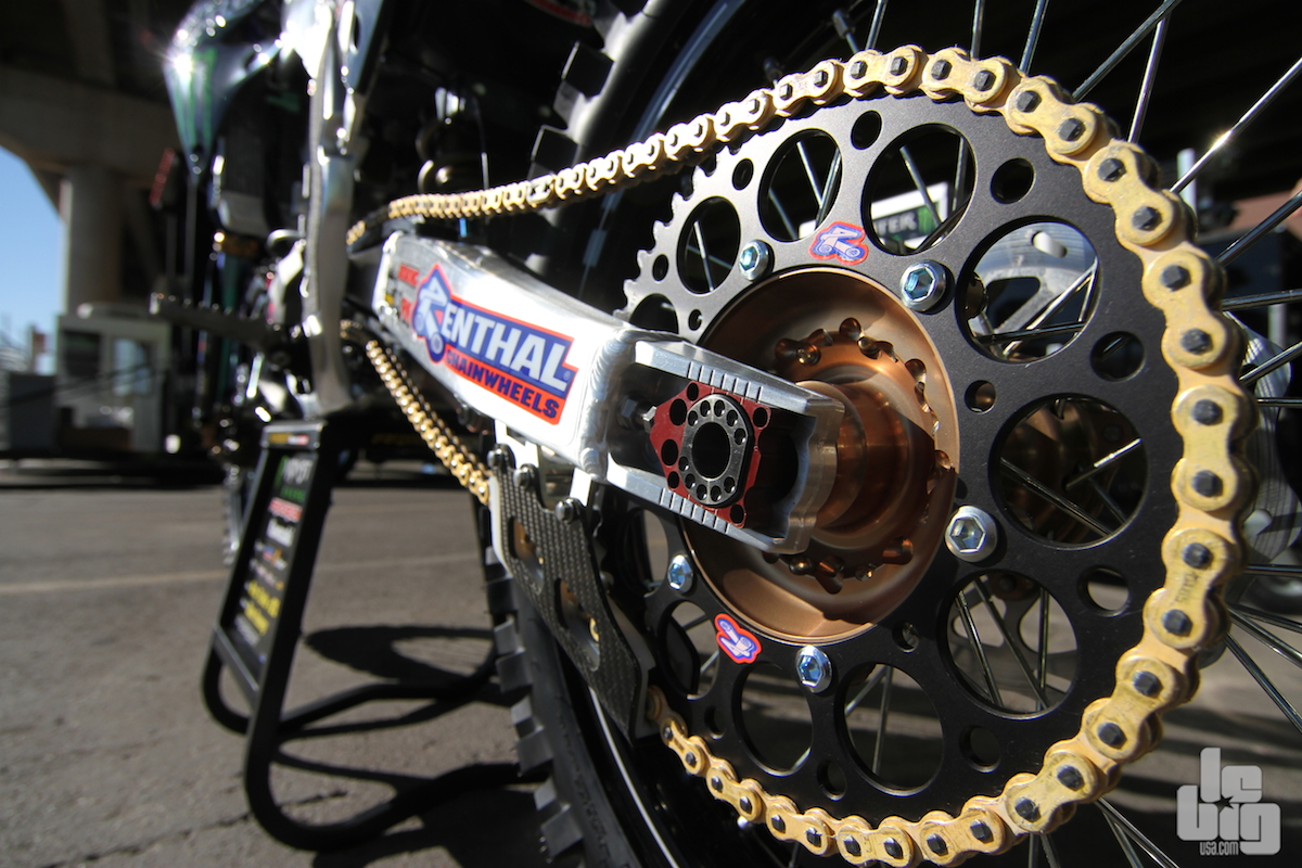 Des motos plein les yeux