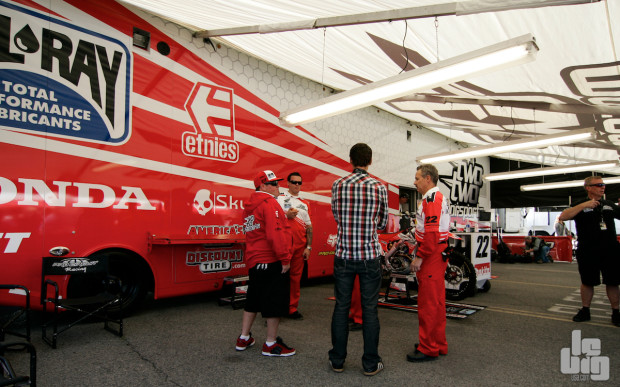 TwoTwo Motorsports voit rouge