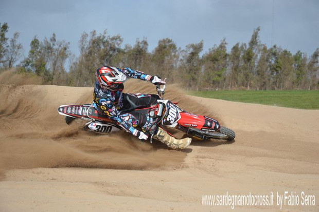 Honda Martin teste en Sardaigne