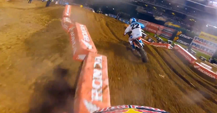 Le SX d'Oakland avec James