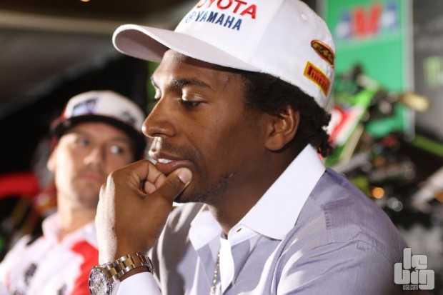 James Stewart jette l'éponge