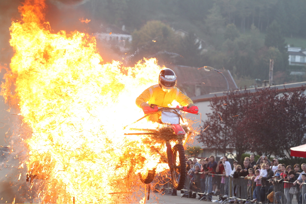 Le cross se donne en spectacle