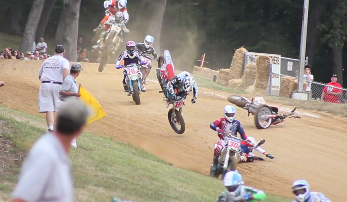Une chute terrible en « flat-track »
