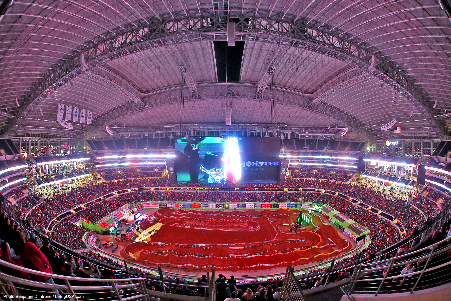 L'ouverture d'un Supercross américain