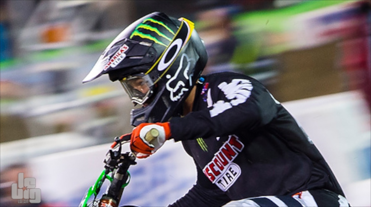 Chad Reed signe chez Oakley...