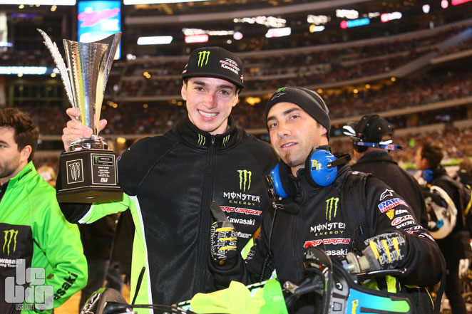 Jon sur le podium en 2013 à Dallas...
