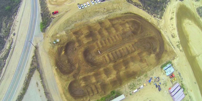 Au-dessus des terrains SX Pro-Circuit...