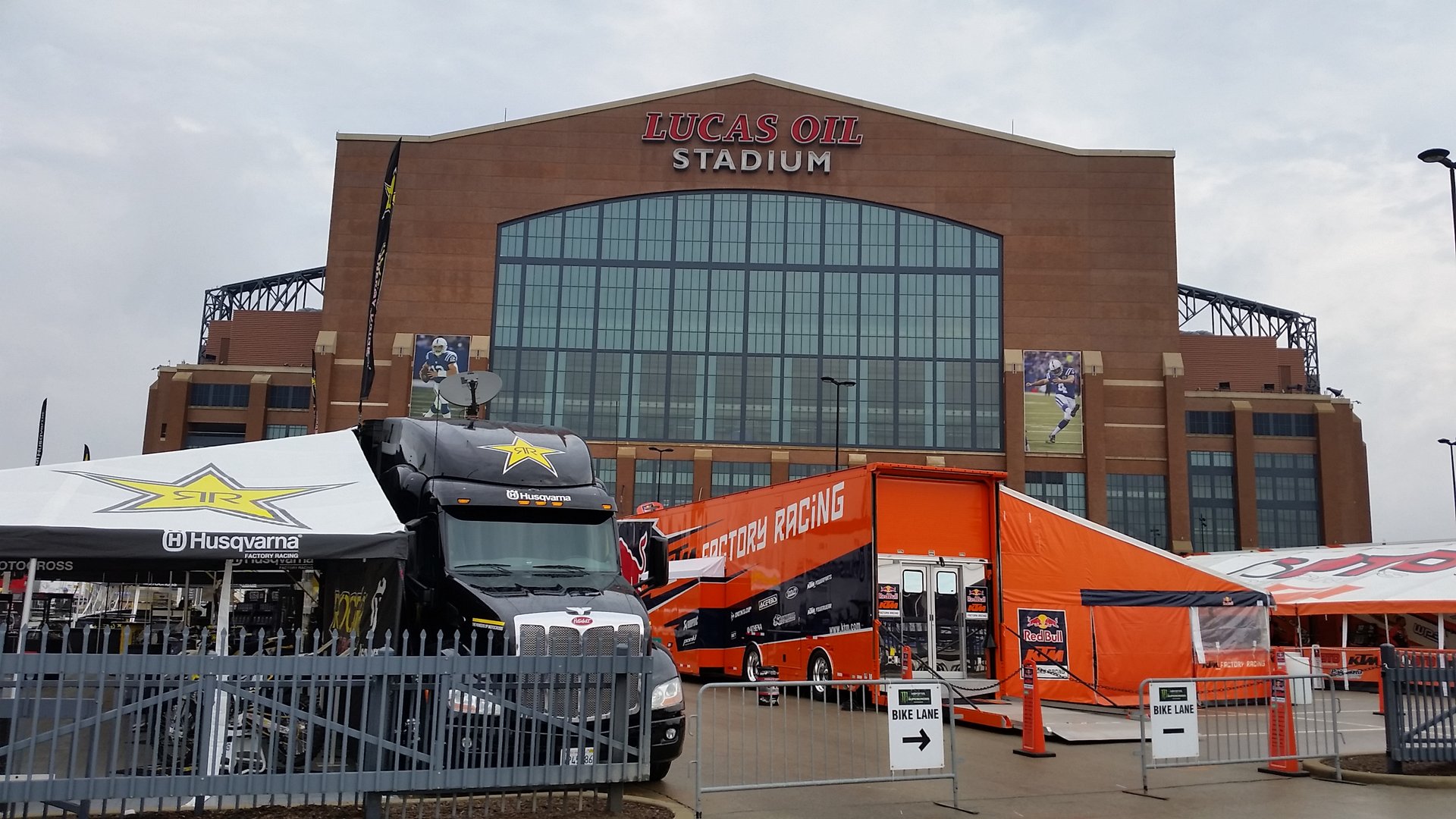 Dans le stade « Lucas Oil » d'Indy...