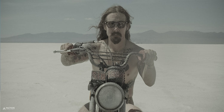 Deux français filment Drake McElroy