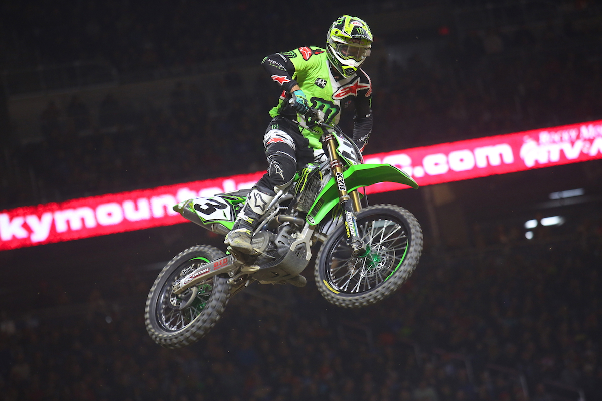 Eli Tomac fait monter la pression
