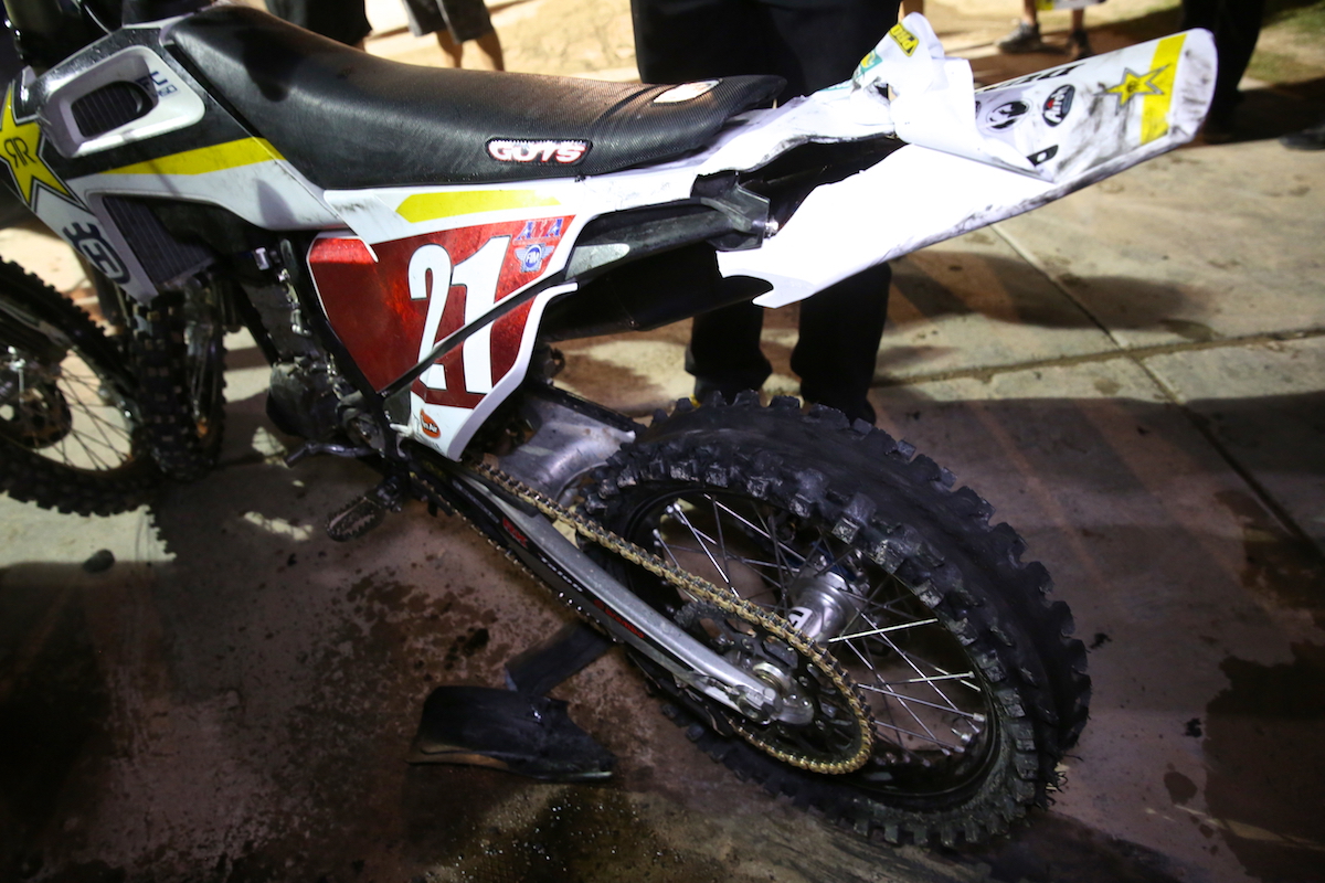 La fin de la Husqvarna n° 21...