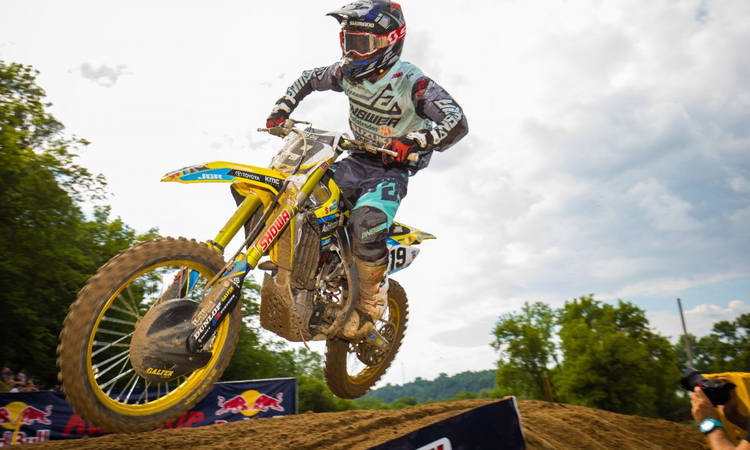 Justin Bogle toujours blessé...