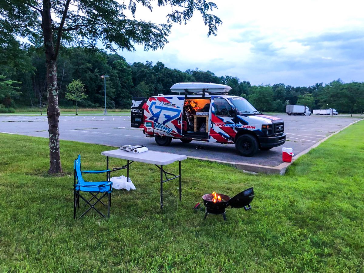 Road-trip -camping parking