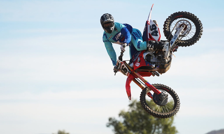 Justin Hill chez MCR Honda