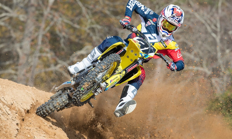 Les photos officielles JGRMX Suzuki