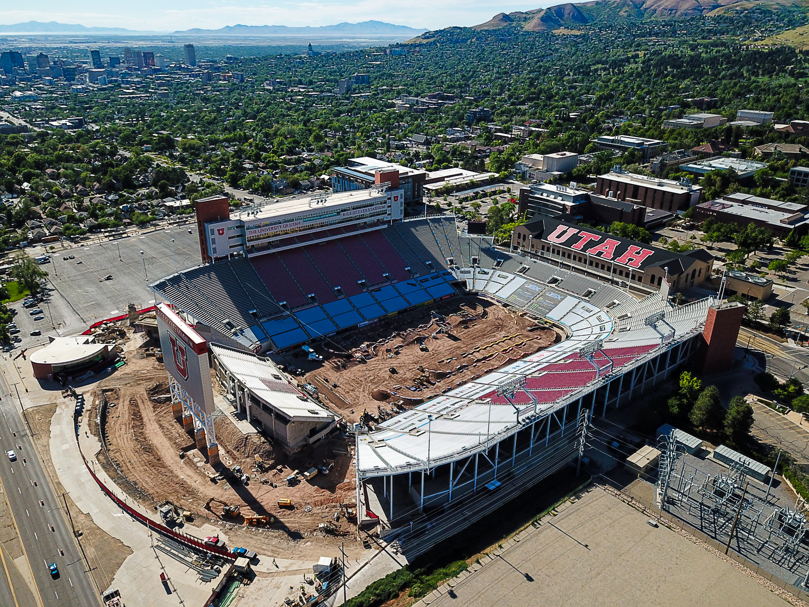Au-dessus du stade Rice-Eccles