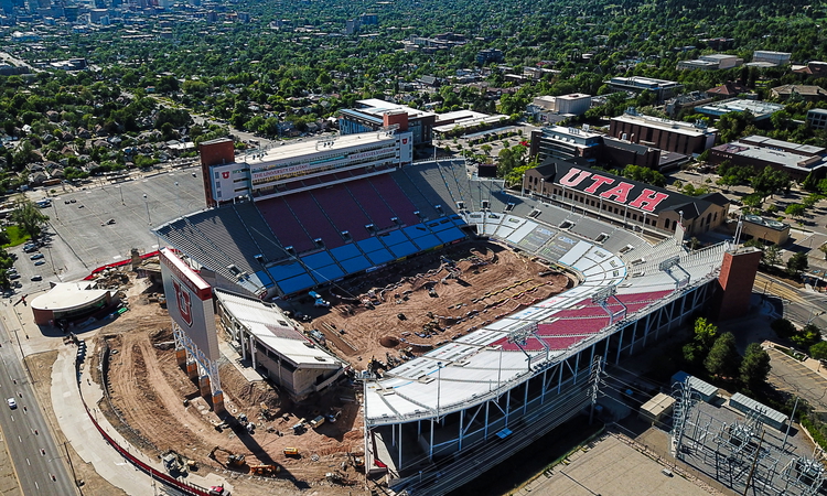 Au-dessus du stade Rice-Eccles