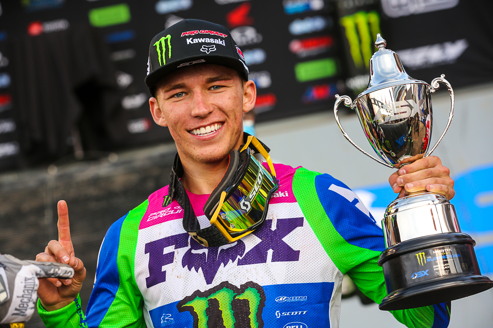 Forkner fait monter la pression