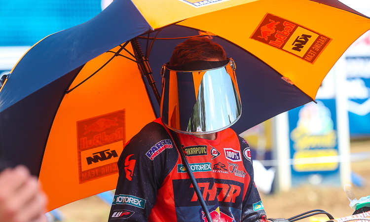 Cooper Webb blessé au dos
