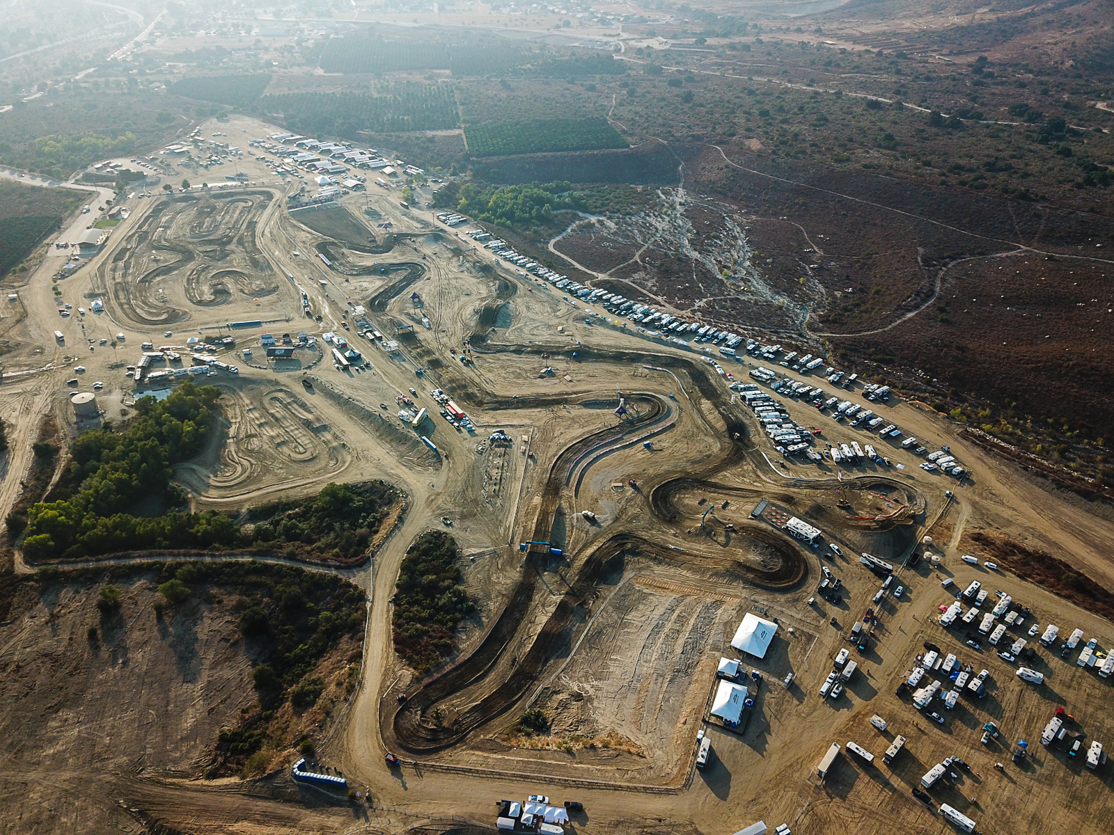 Au-dessus de Fox Raceway...