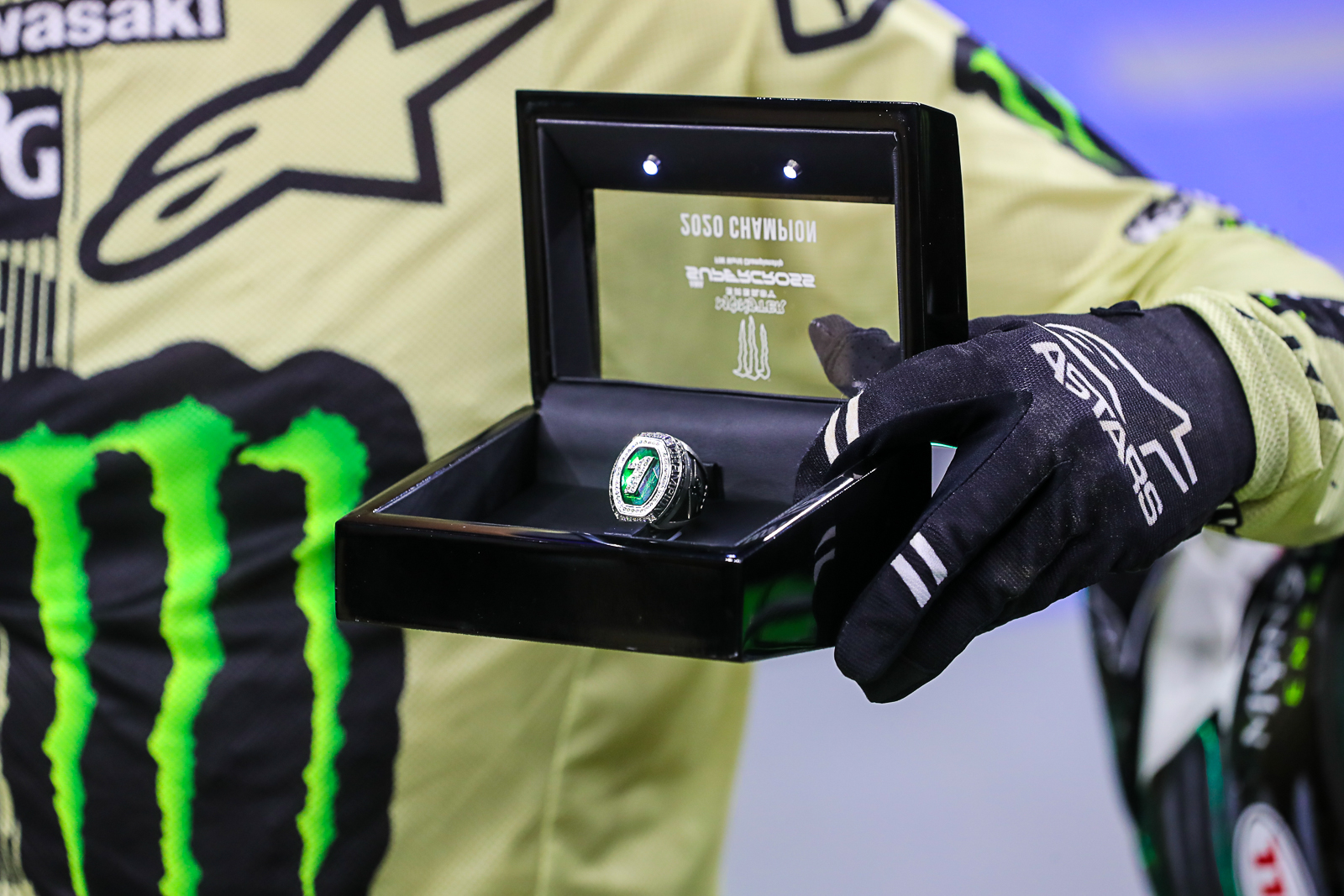 SX Houston 3 : « sans paroles »