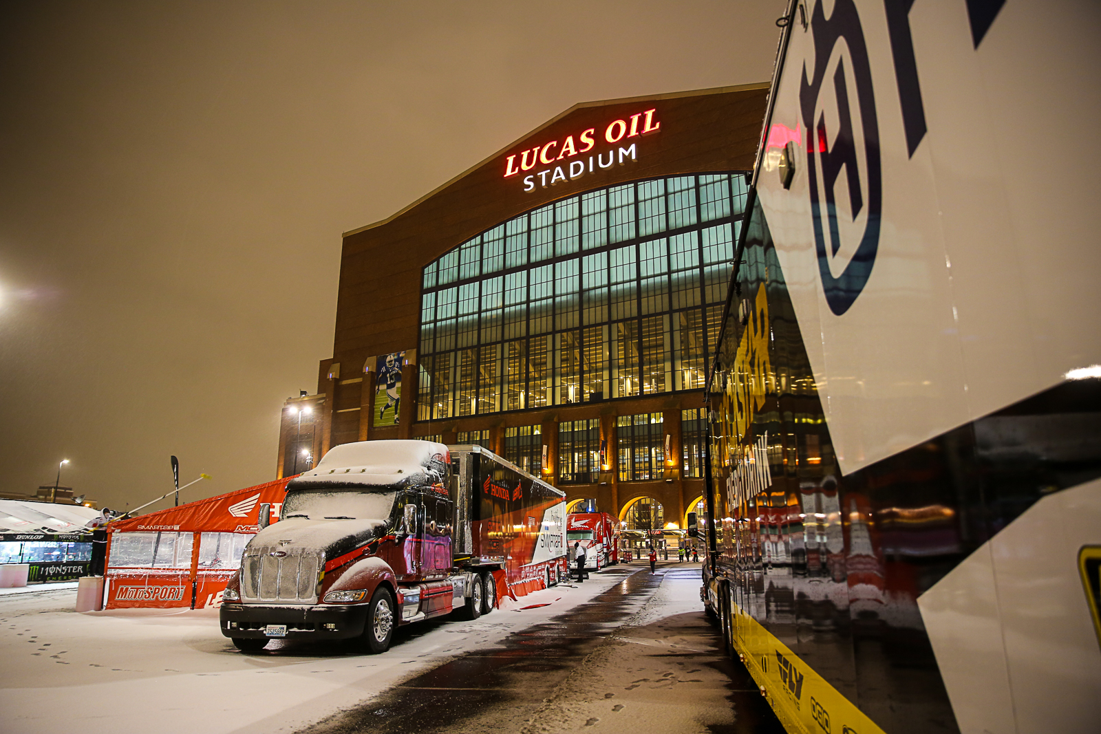 SX Indianapolis 1 : « sans paroles »
