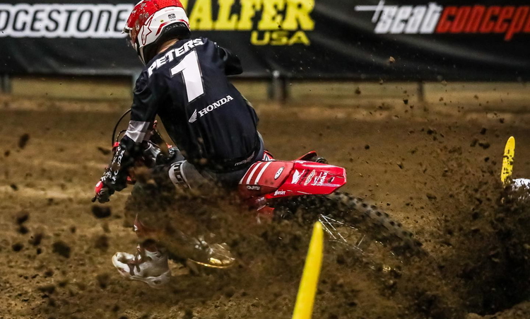 Kyle Peters domine l'ouverture de l'Arenacross US