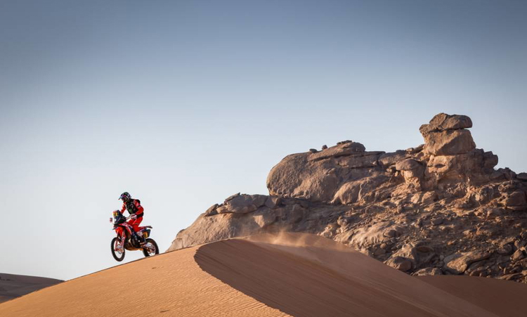 Dakar 2021 : Joan Barreda prend l'avantage