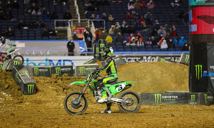 Clavicule cassée pour Adam Cianciarulo