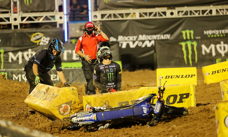 Fracture de la main pour Christian Craig