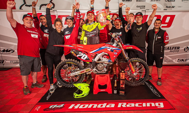 Ruben Fernandez reste en rouge