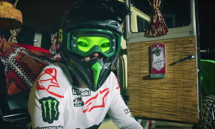 Jason Anderson et les aliens Monster...