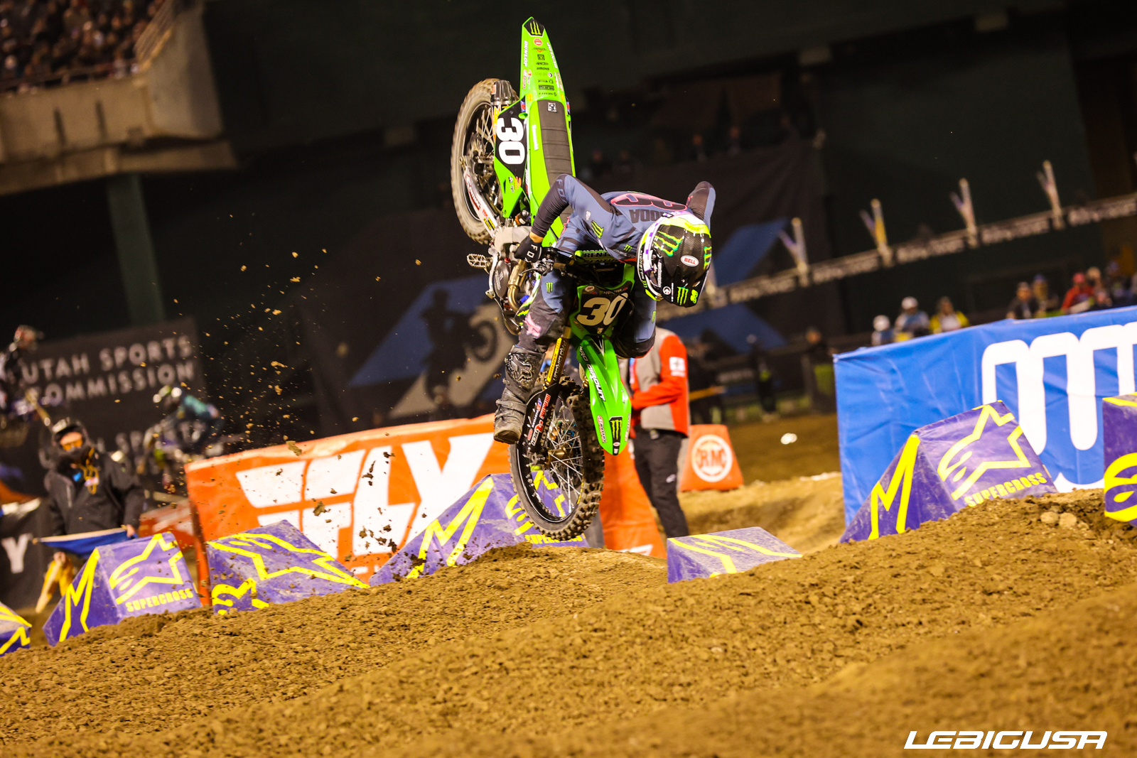 La chute de Jo Shimoda (SX Oakland)