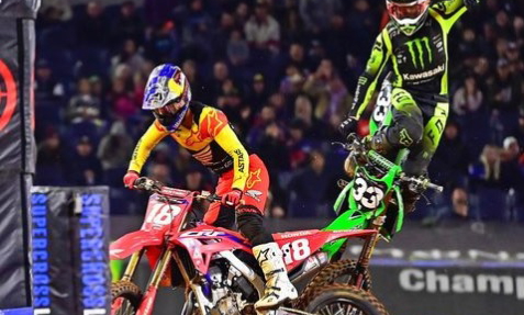 L'accrochage entre Jett et Austin...