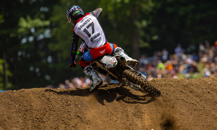 Joey Savatgy signe chez Triumph pour 2 ans
