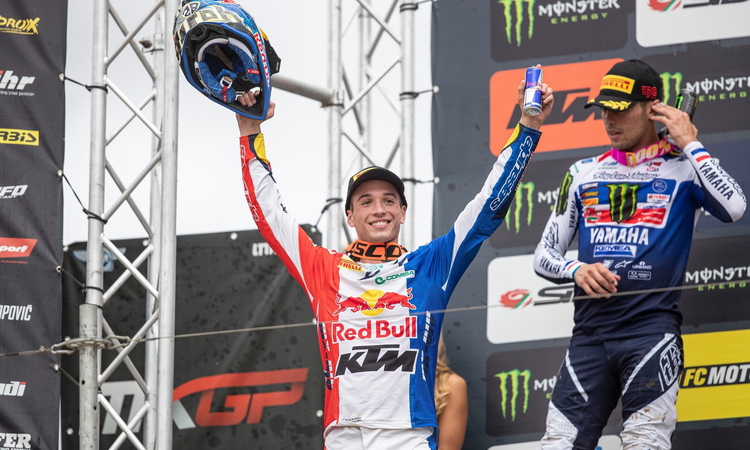 Tom Vialle est Champion du Monde MX2