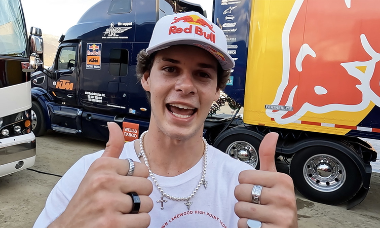 Jett Lawrence : « il est Champion, il est Champion »