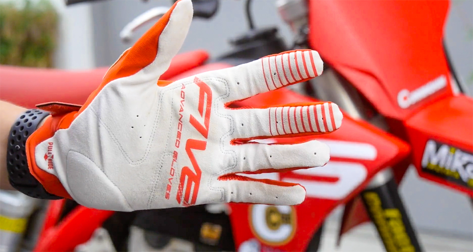 Vidéo essai : les gants Five MXF Race/MXF1 Evo