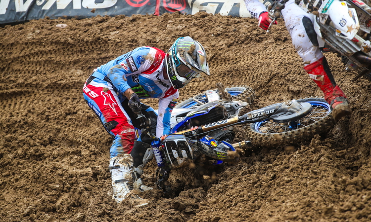 Blessure au pouce pour Eli Tomac
