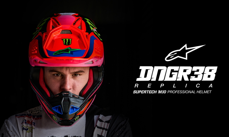 Le casque DNGR38 d'Haiden Deegan