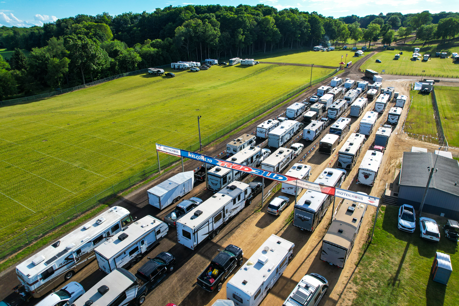 Les campers débarquent à RedBud MX