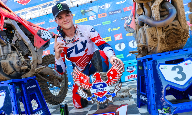 Chance Hymas se hisse au sommet