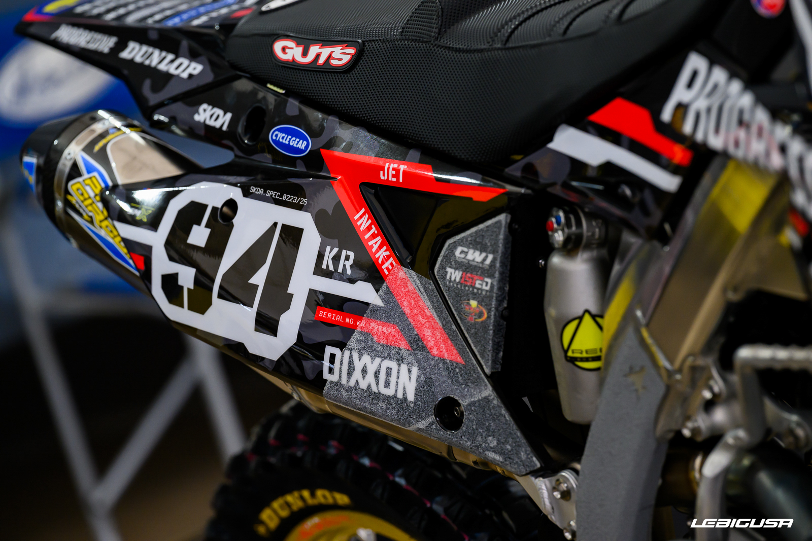 L'hommage des motos SX aux armées américaines