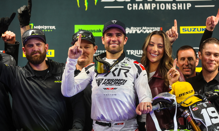 Jordon Smith « Triumph » à Glendale