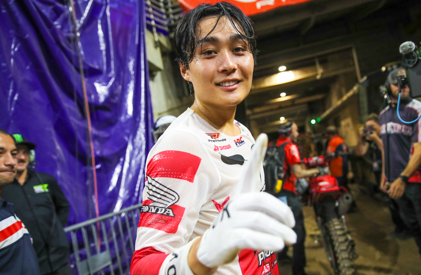 Jo Shimoda prend la main, Deegan perd la tête