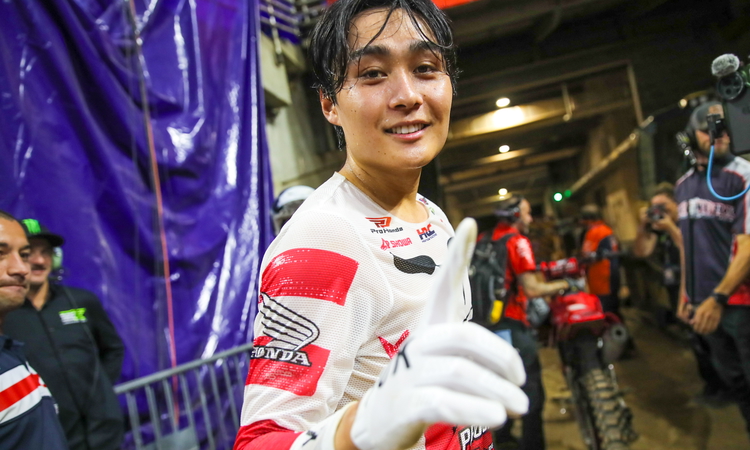 Jo Shimoda prend la main, Deegan perd la tête