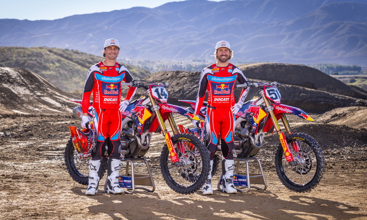 Les photos officielles TLD Red Bull Ducati